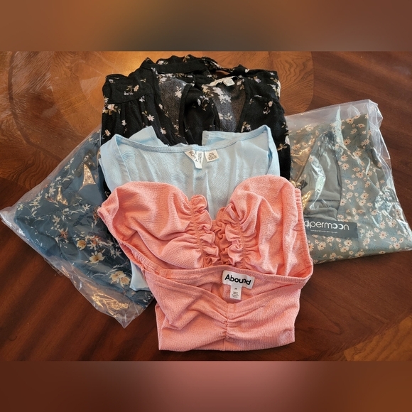 Multiples Tops - Bundle Of 5 Womens Size Medium Tops 2 NWT 2 NWOT 1 Used